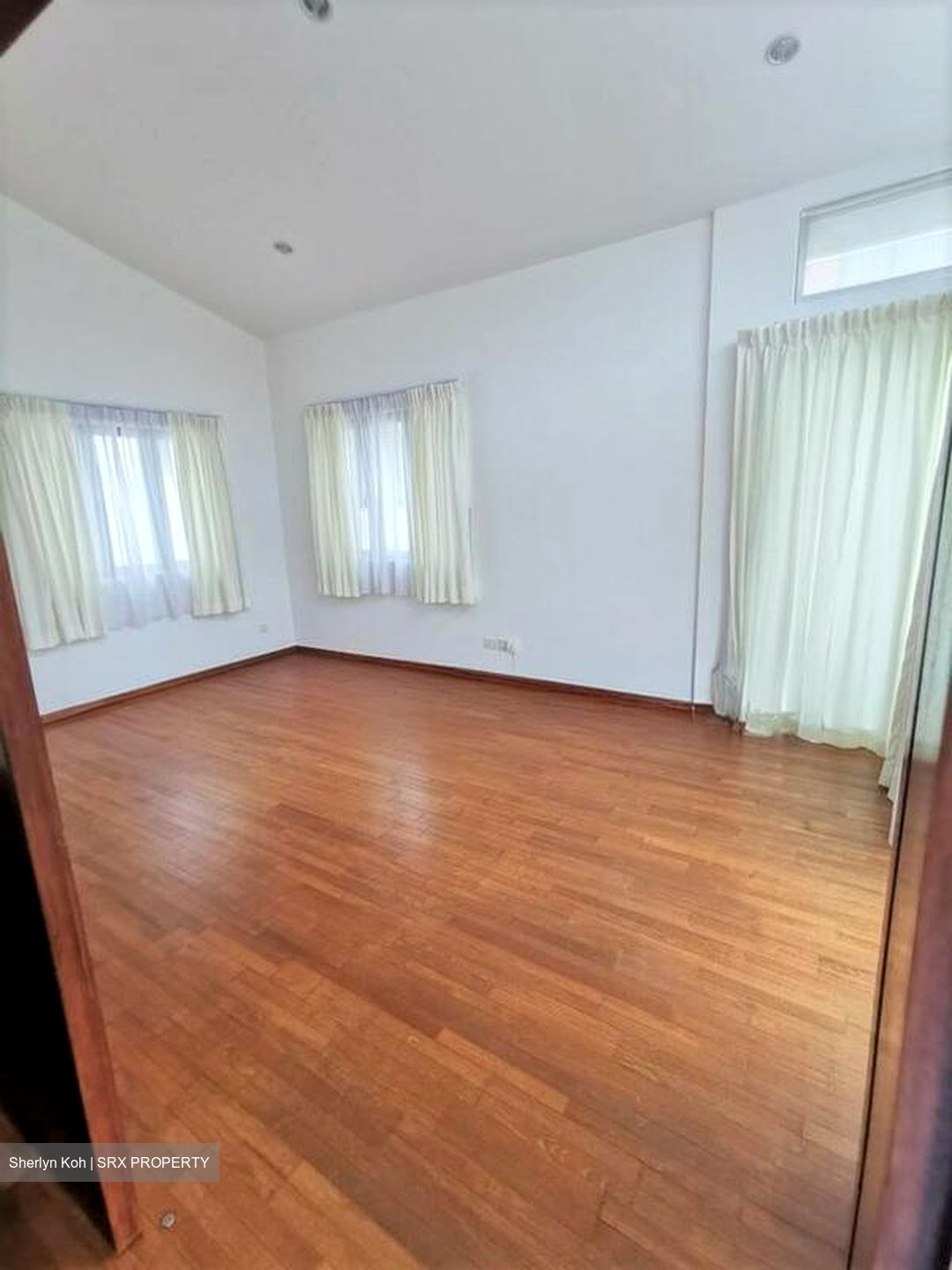 Duchess Avenue (D10), Detached #496306551